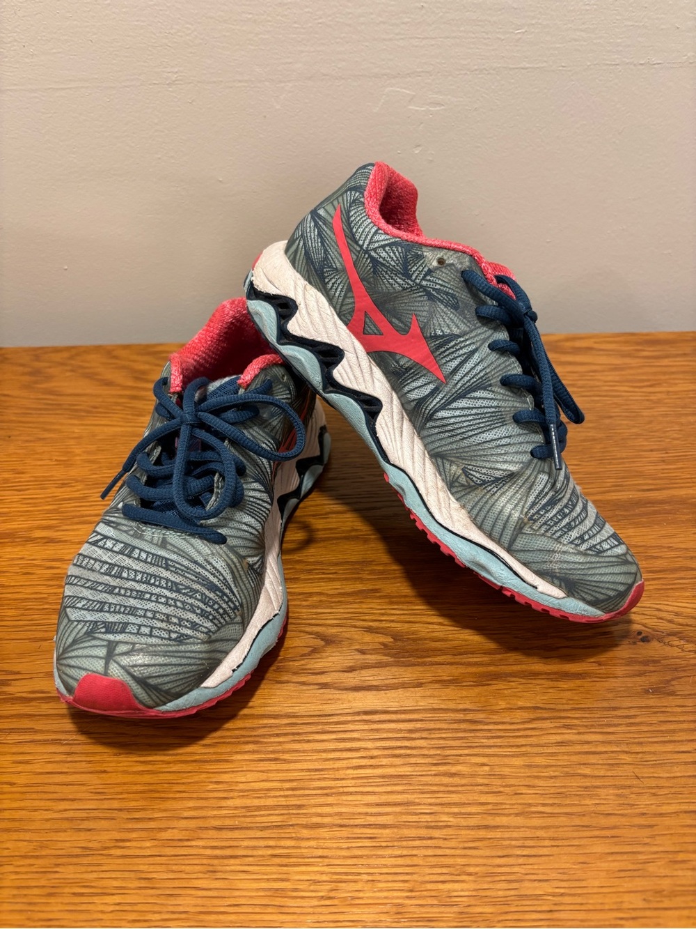 Mizuno Navy & Pink Patterned Running Sneakers